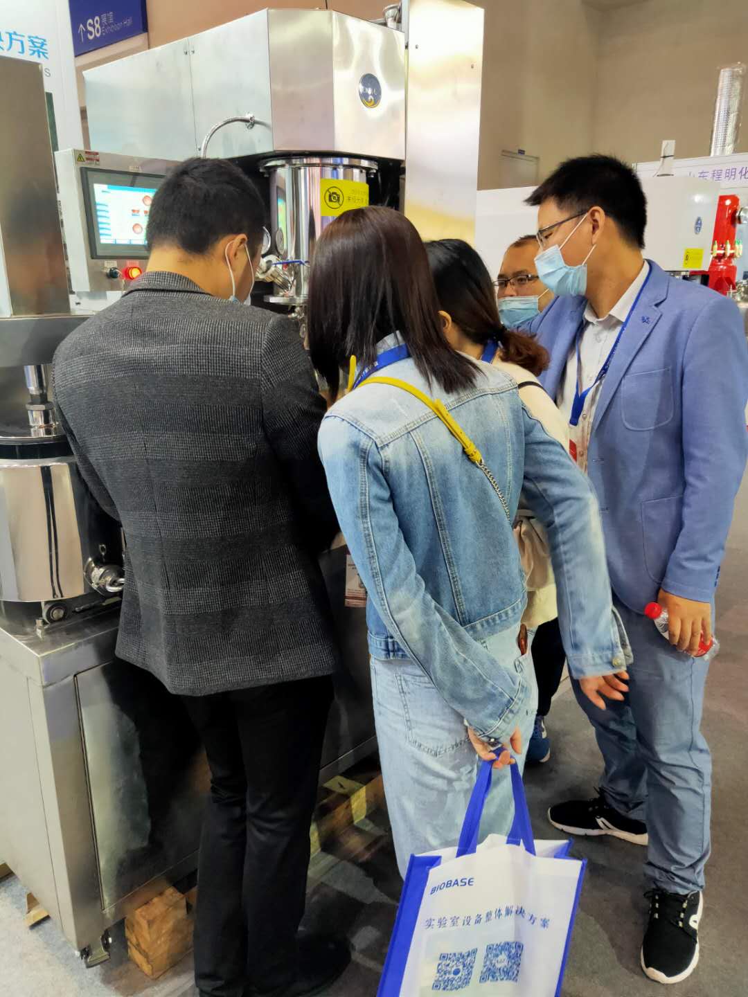 湖南麥克斯攪拌捏合設備有限公司,湘潭攪拌混合設備生產(chǎn)銷售,湘潭立式捏合機生產(chǎn)銷售